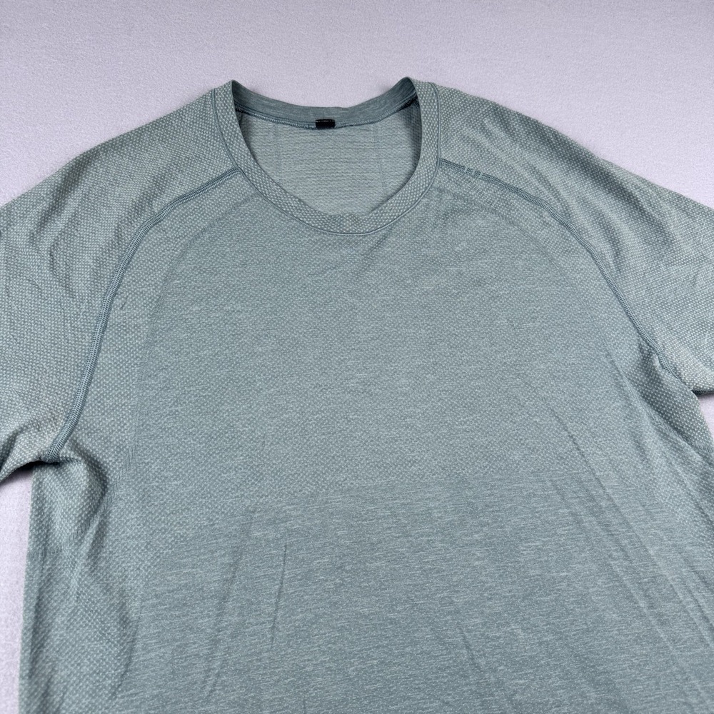 Lululemon Metal Vent Tech‎ T-Shirt Men M Green Performance Short Sleeve Gym